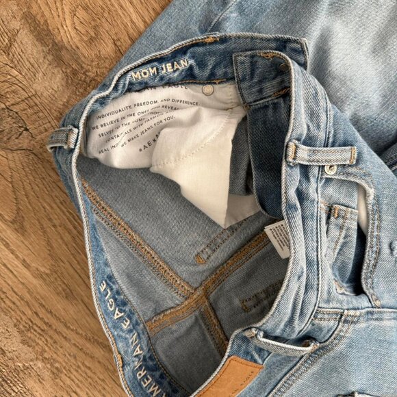 Women's Blue Jeans - Picture 3 of 4